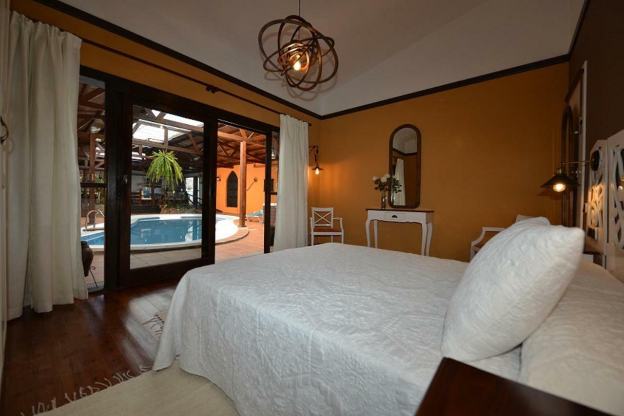 Villa Spa Las Tinajas Triquivijate Exterior photo
