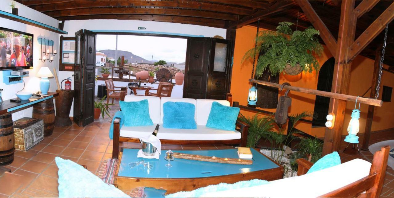 Villa Spa Las Tinajas Triquivijate Exterior photo